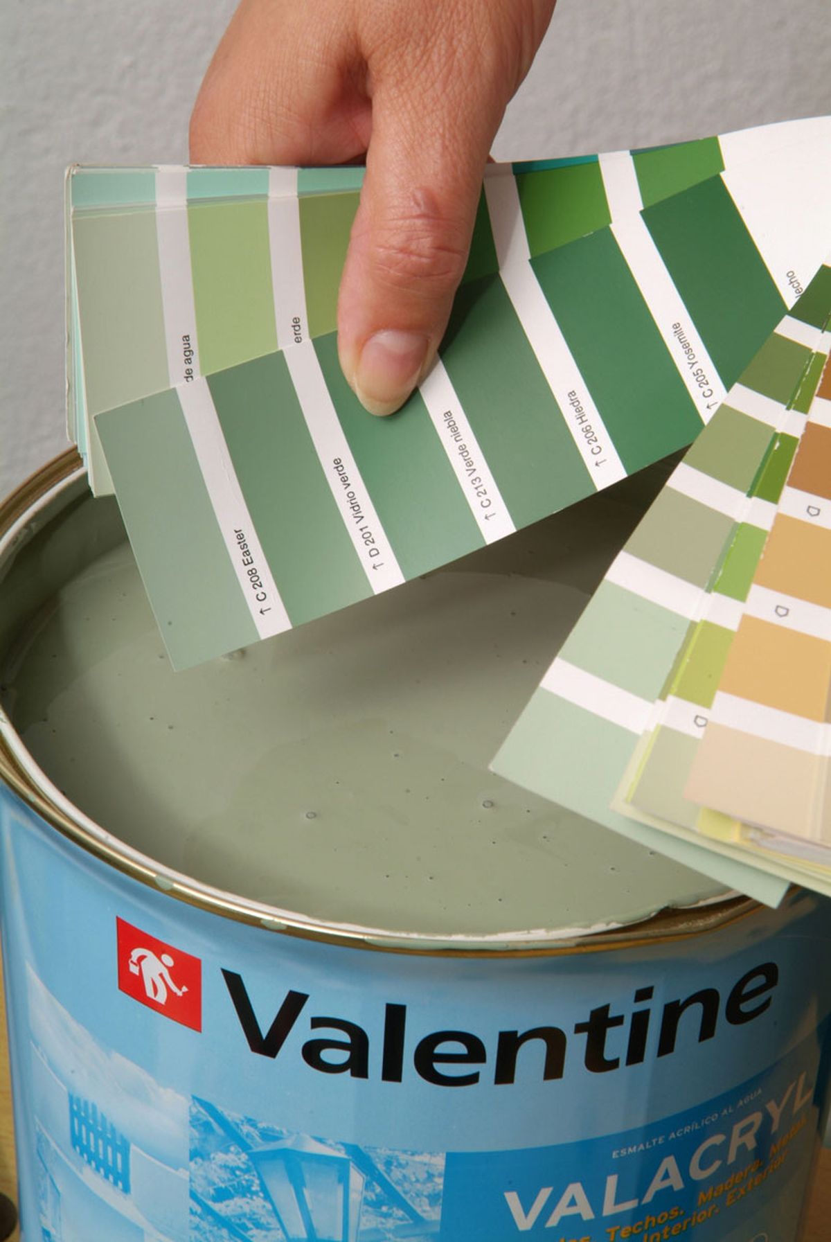 Pintar friso protector en sótano paso 1