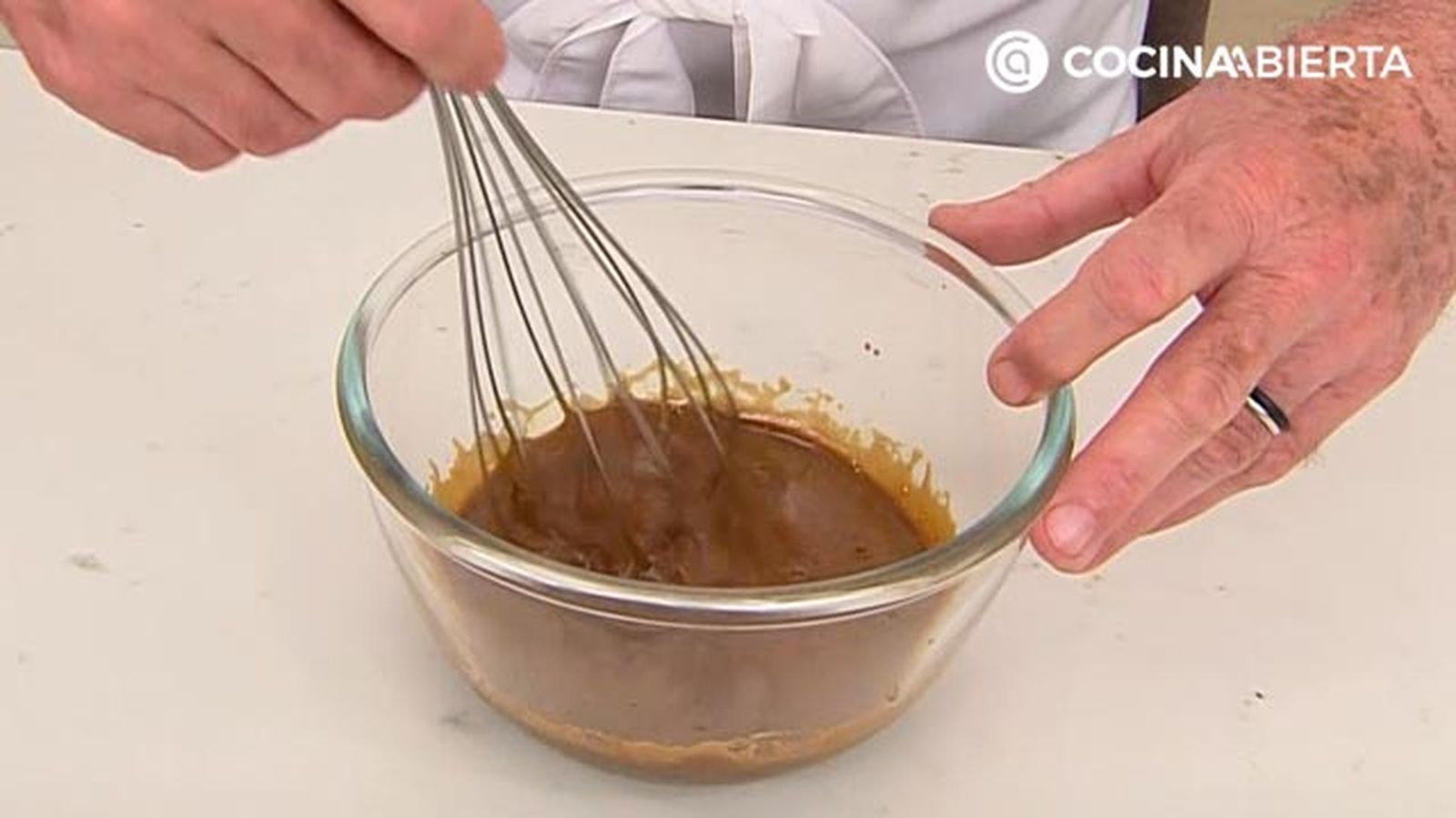 cafe dalgona coreano receta facil karlos arguinano karl67630321 paso2