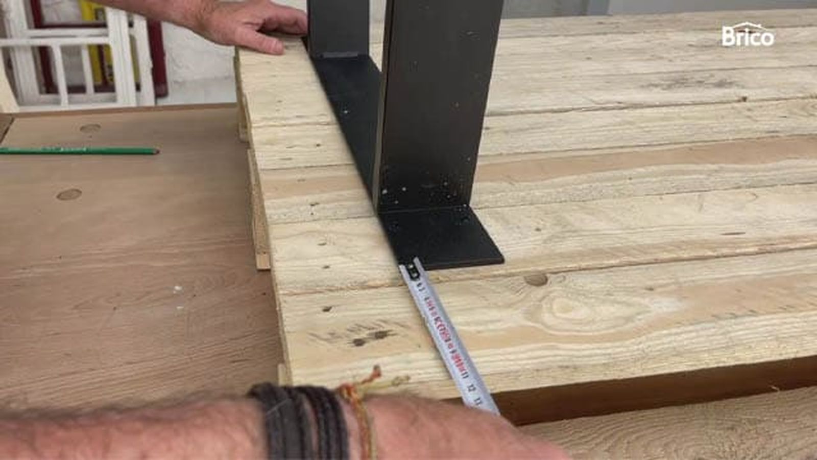 Bricomania 18 mesa alta con palets paso2