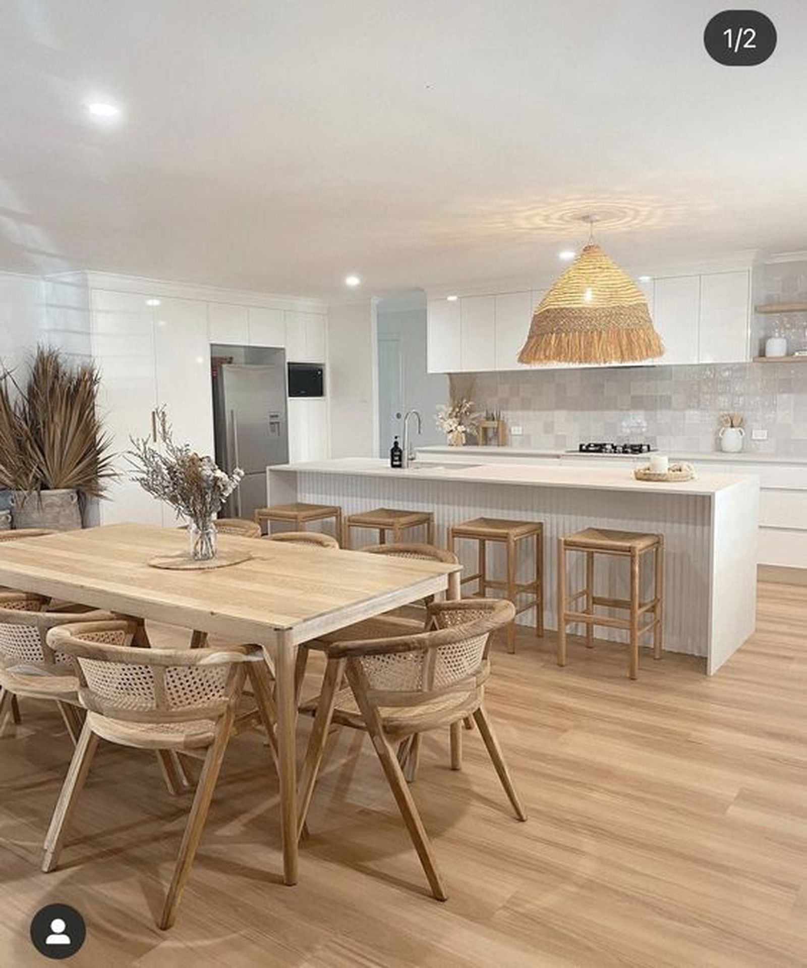 cocina blanca madera madera mesa