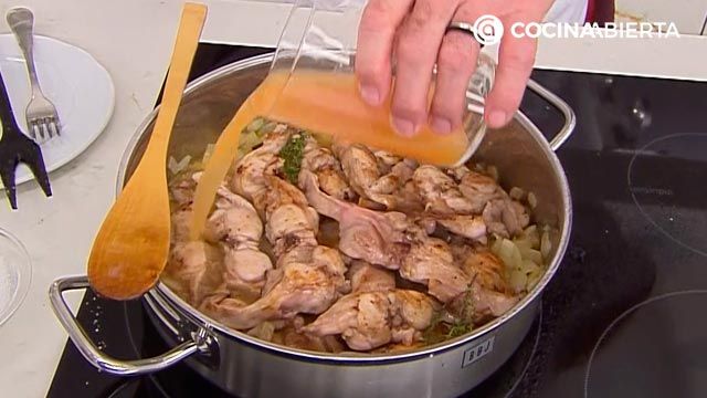 medallones de conejo guisado en salsa de citricos karlos arguinano karl67470321 paso3