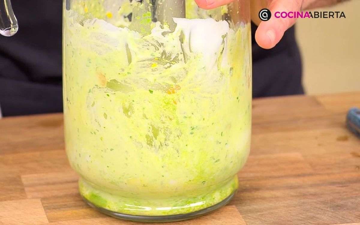 Mezcla hasta obtener una crema uniforme