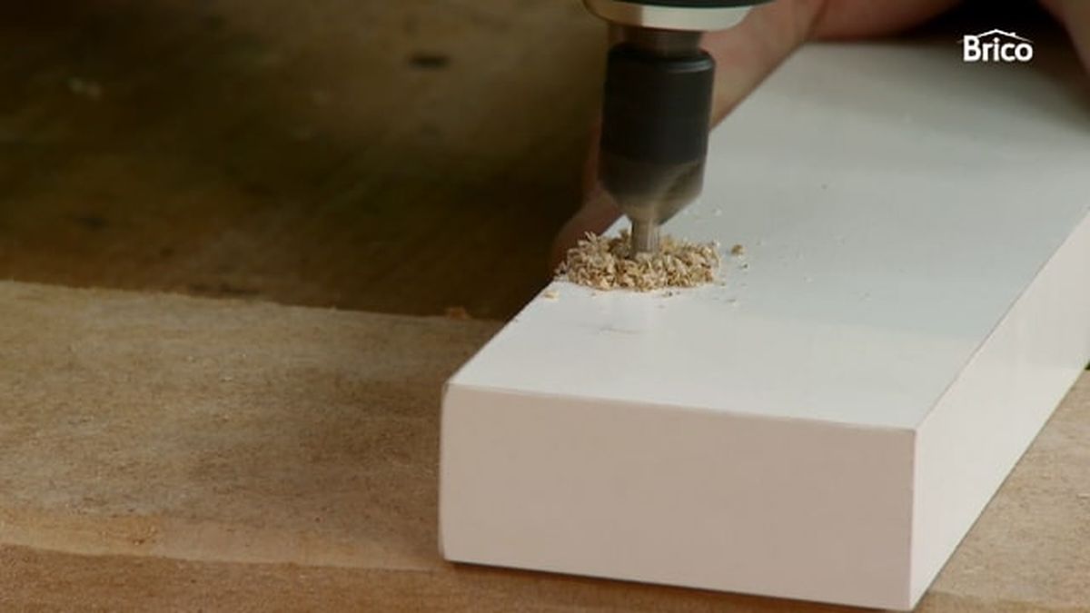 Cómo hacer un escritorio abatible paso 5