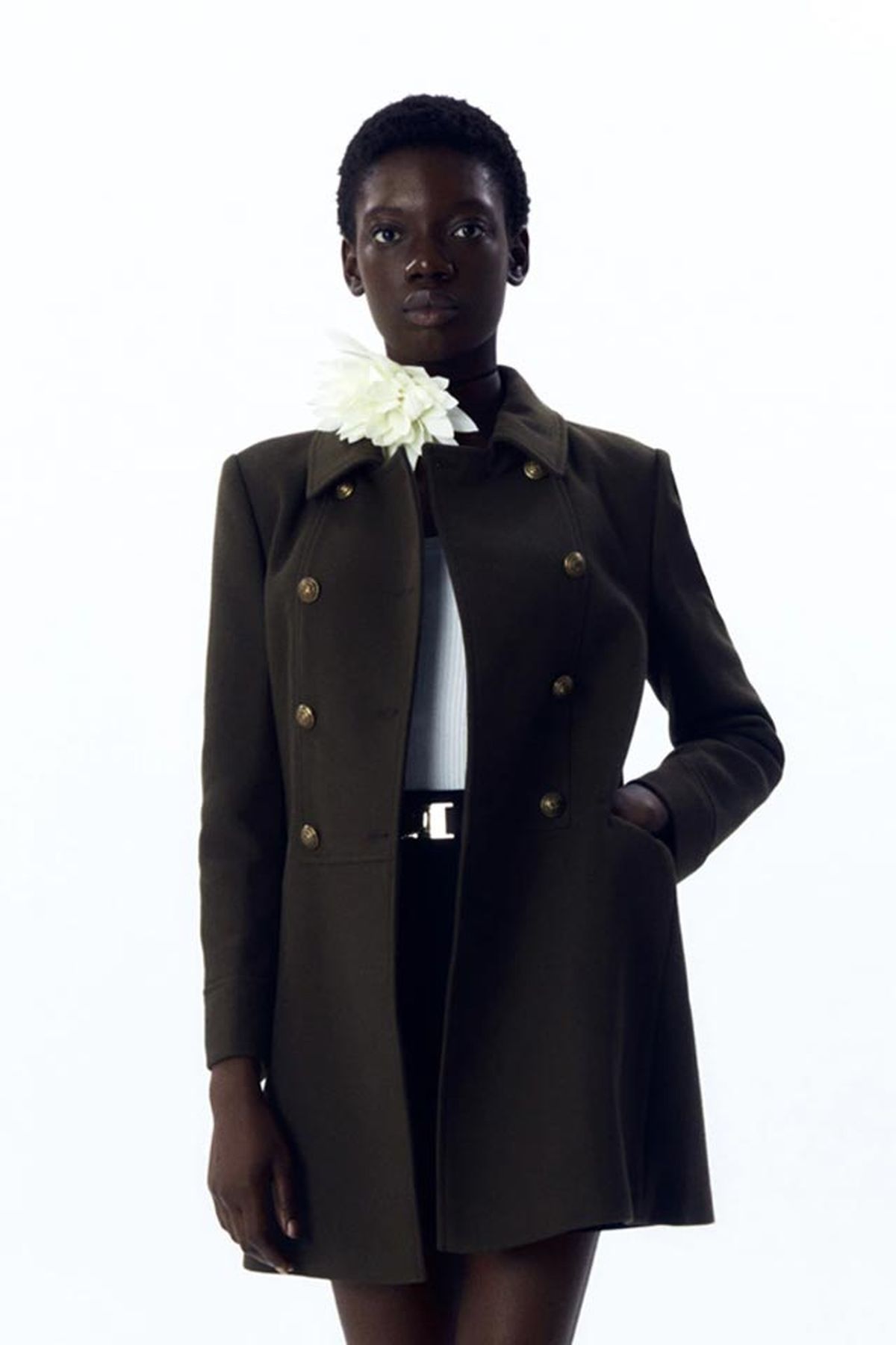 4 abrigos de sfera por menos de 70 euros entre los que no sabras cual elegir abrigo botones