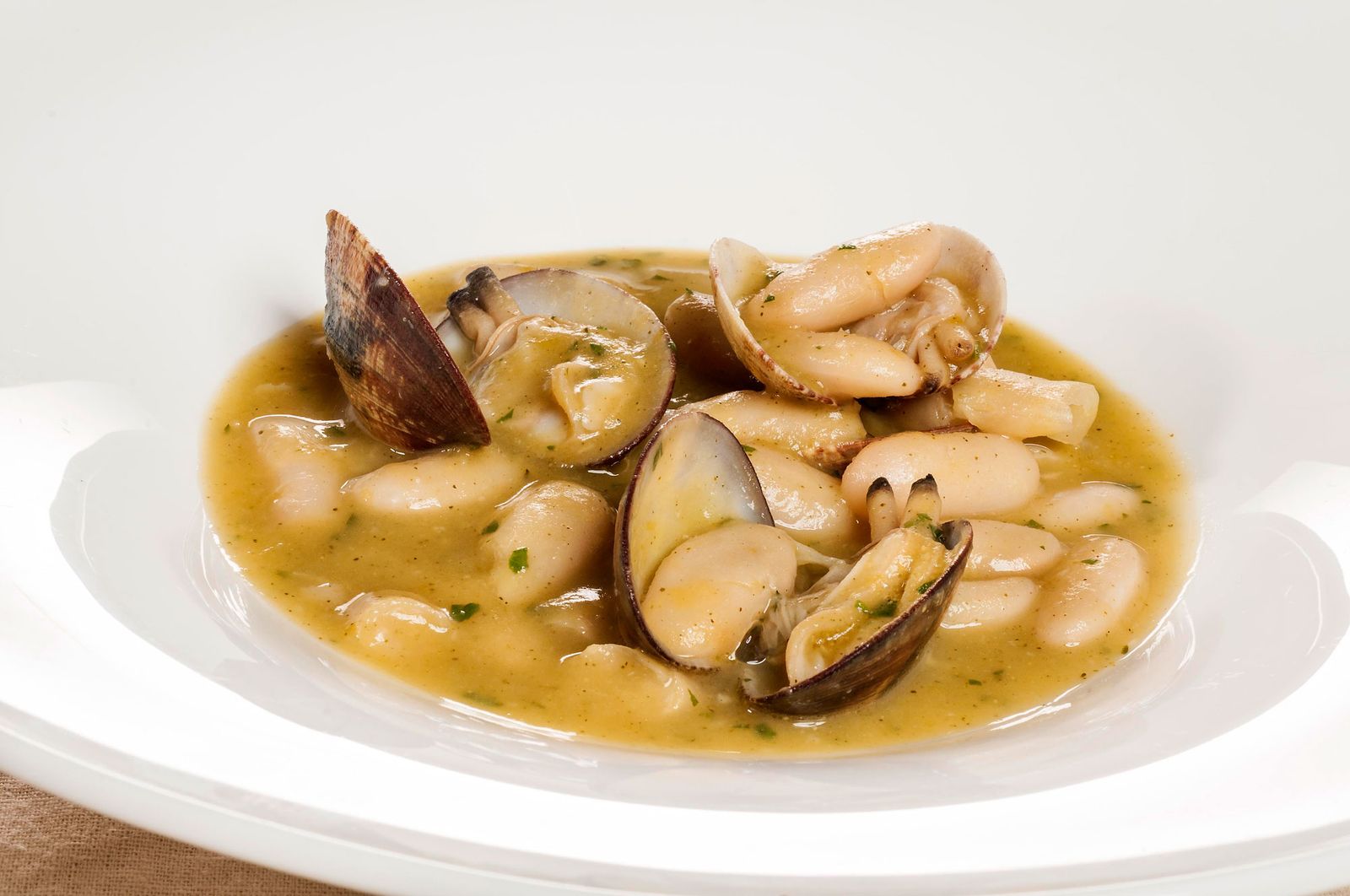 1716 Fabes con almejas (900) xl