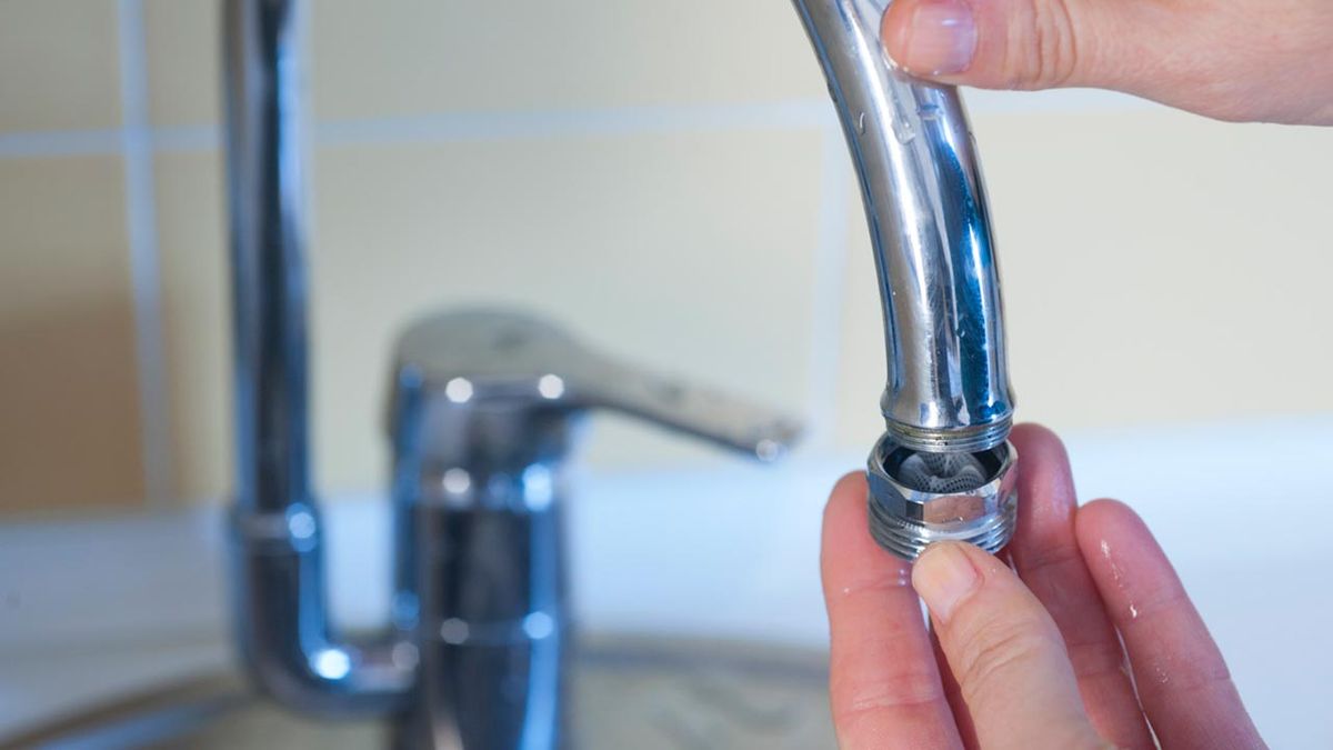 Bricomania 688 Como conectar una manguera a un grifo p3