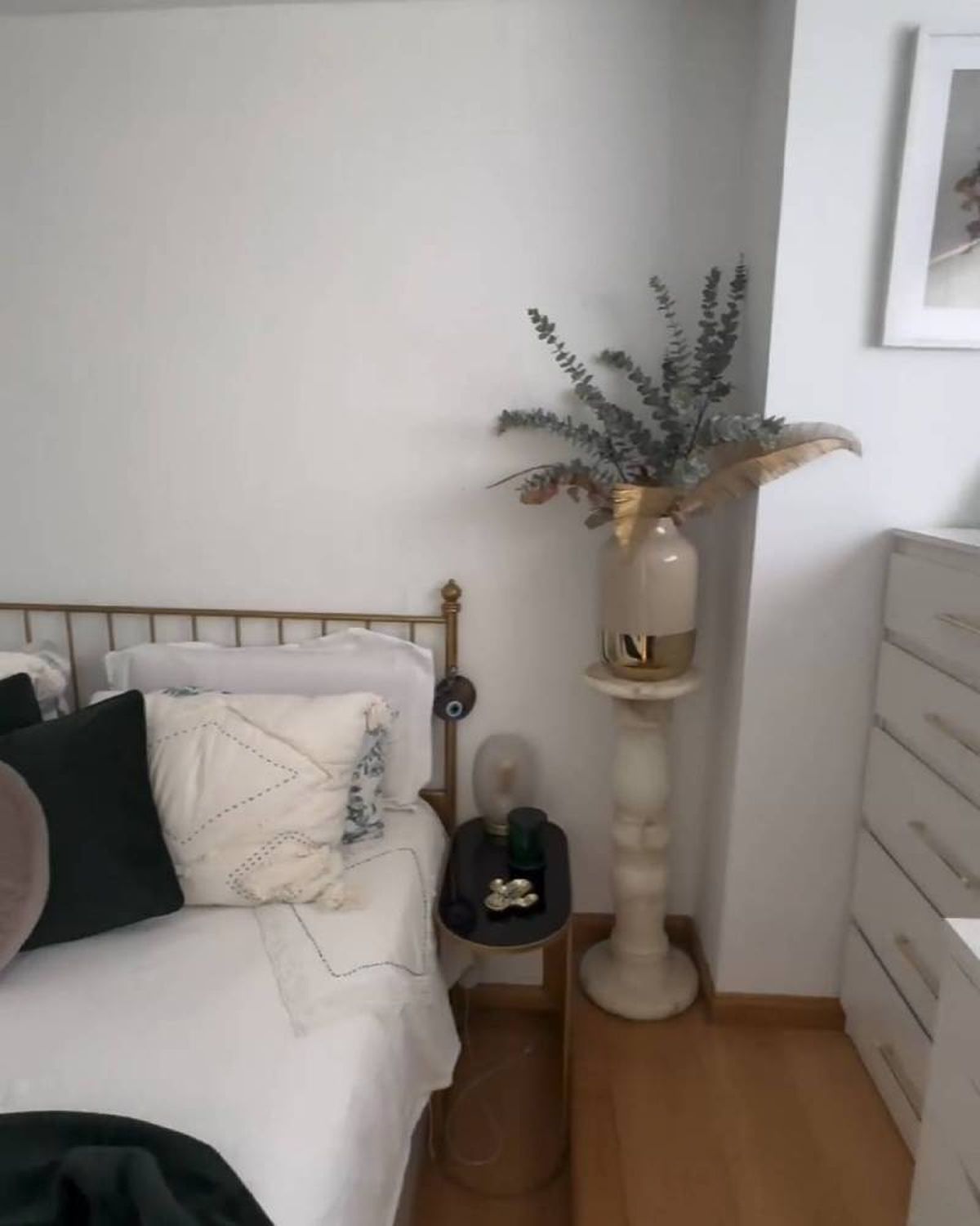 Dormitorio de la casa de Madrid de Penélope Guerrero.