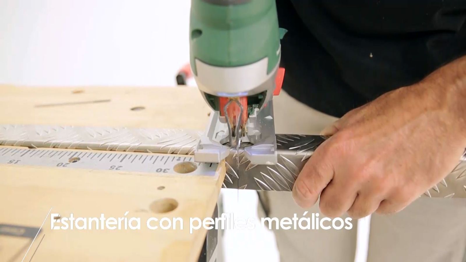 965 briconsejo1 estanteria perfiles metalicos paso 3