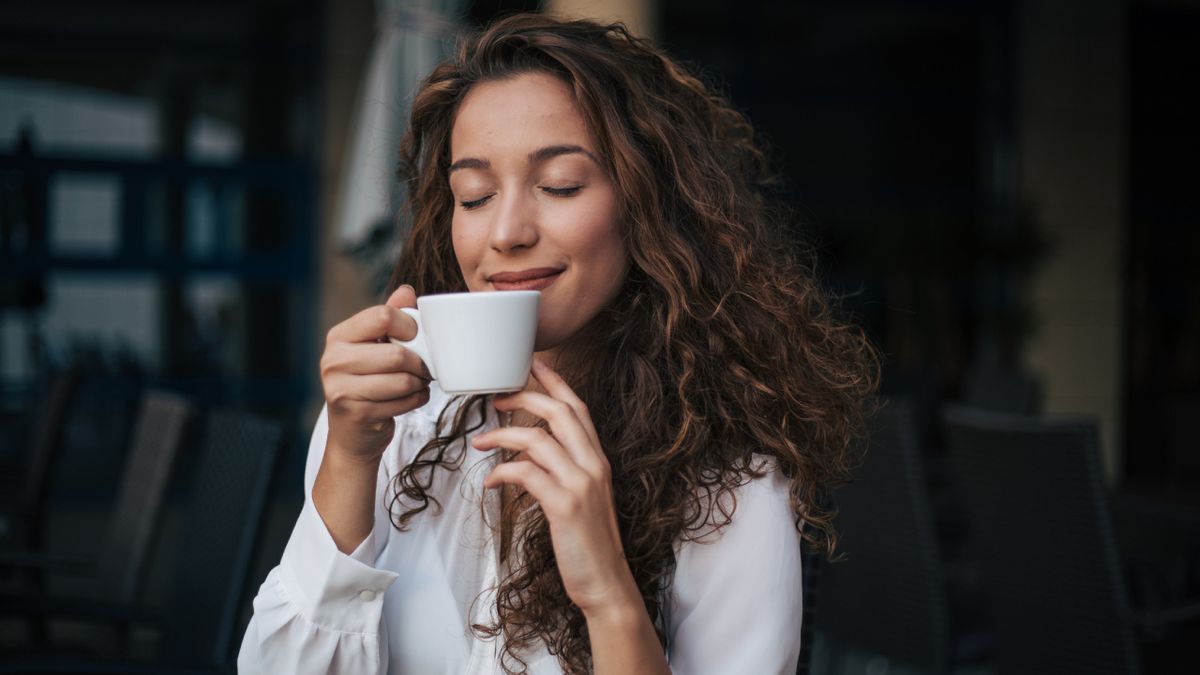 Resuelve las dudas sobre si es bueno o malo tomar café en ayunas