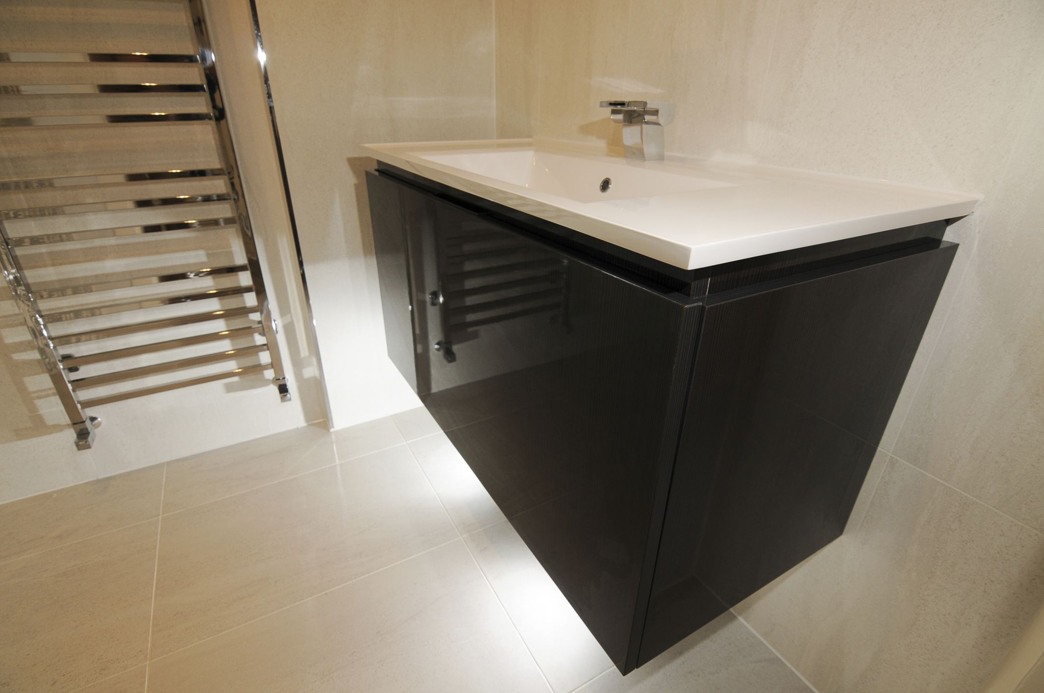 muebles iluminados aprovechar  espacio baño hogarmania