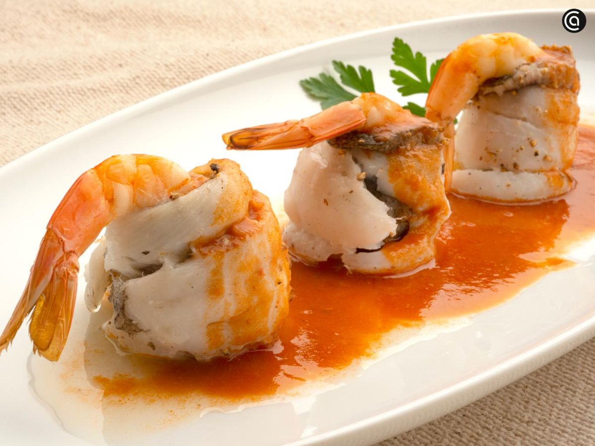 Popietas de gallo con langostinos al horno