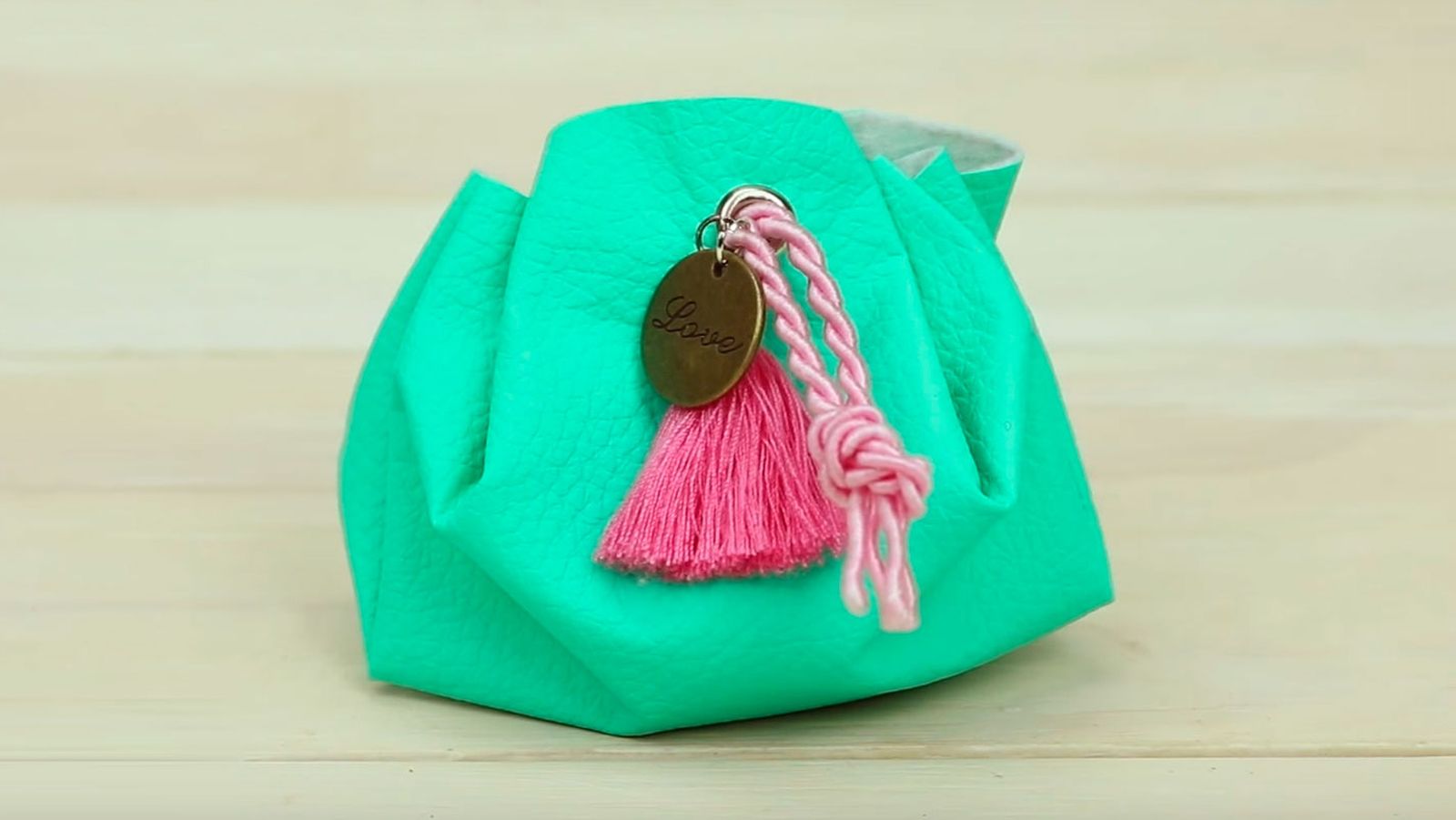 monedero tela sin coser