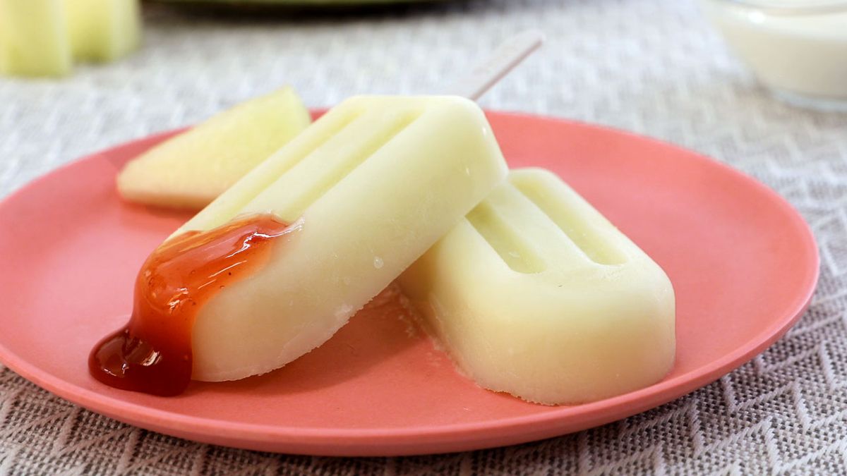 Recetas de polos de melón y yogur natural  paso 5