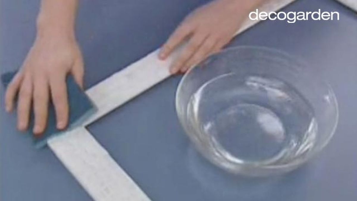 Hacer un marco con mosaico de vidrios paso 8