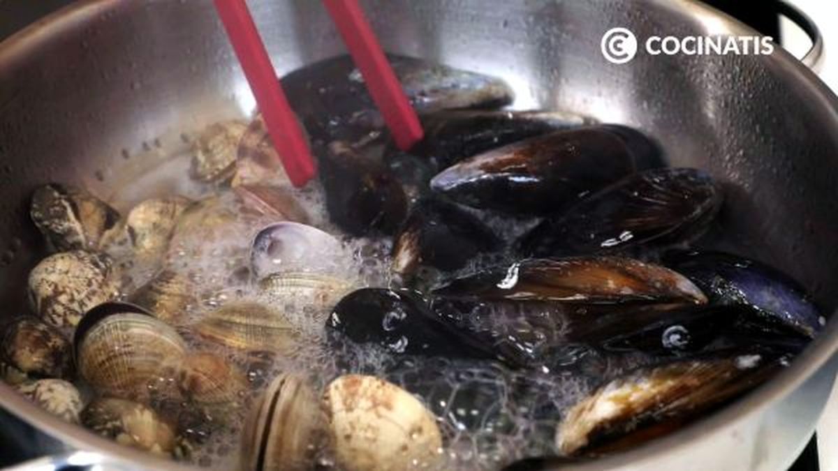 receta de fideua de marisco paso 1