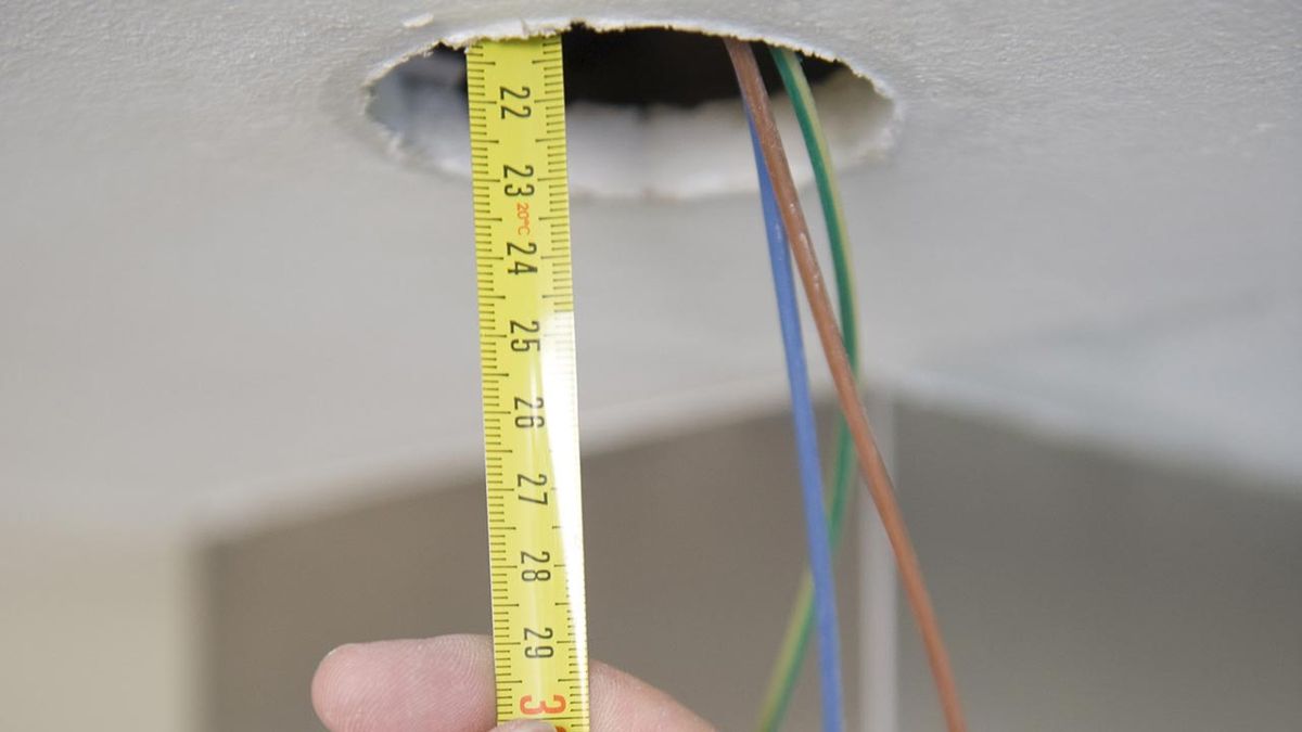 brico 0540 1 Cambio halogenas focos economicos paso 5