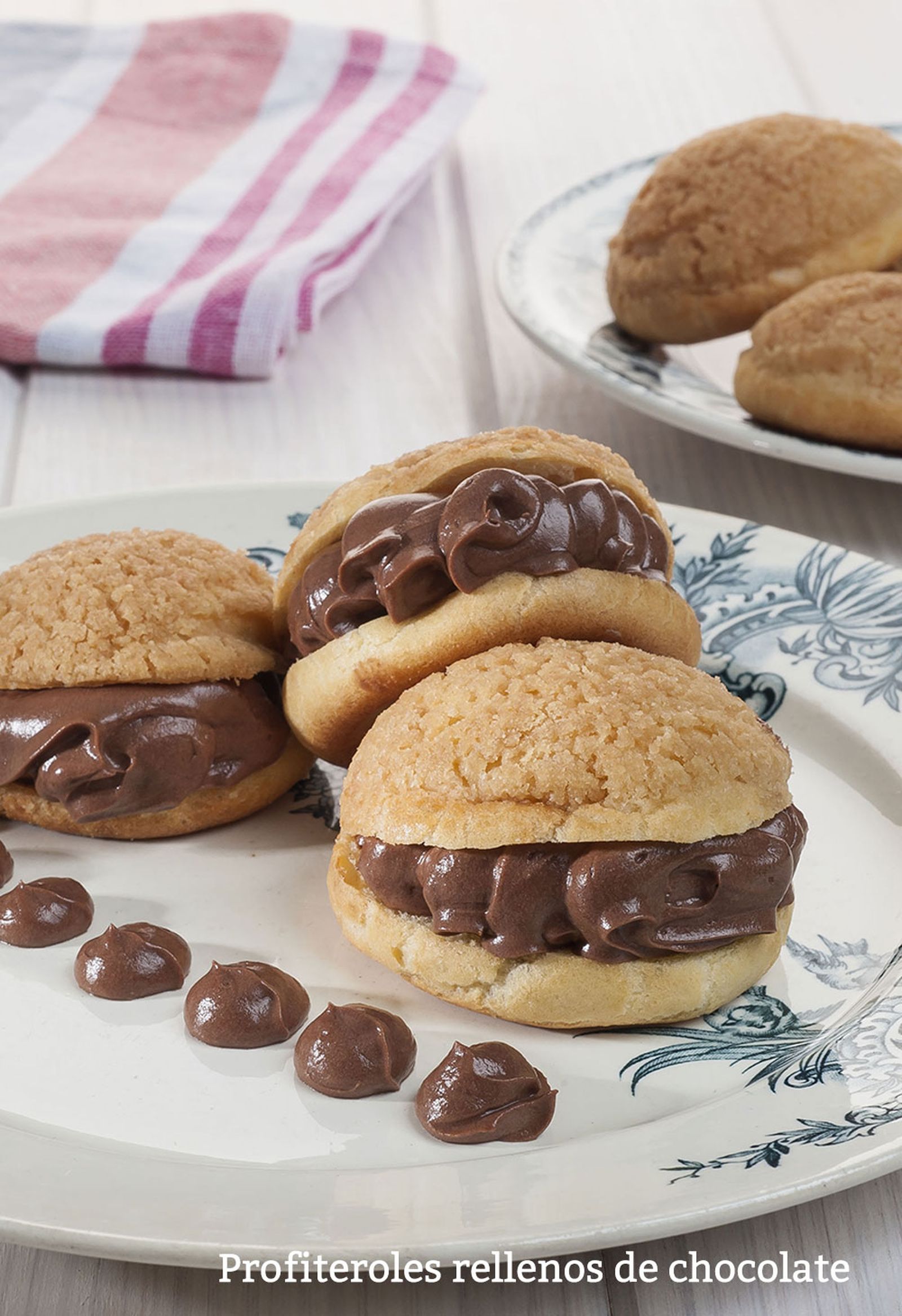 profiteroles rellenos vertical