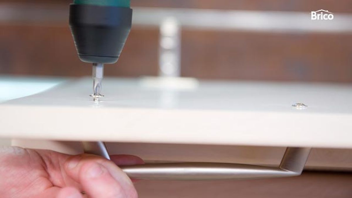 brico 0532 Sustituir puertas cocina paso 6