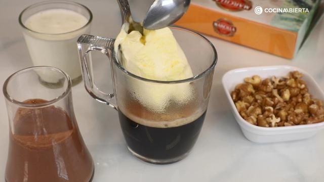 Marcilla cafes refrescantes affogato paso 1