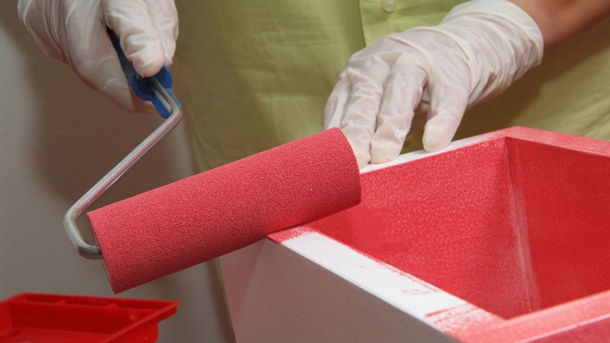 Pintar y colocar estantes de madera paso 3