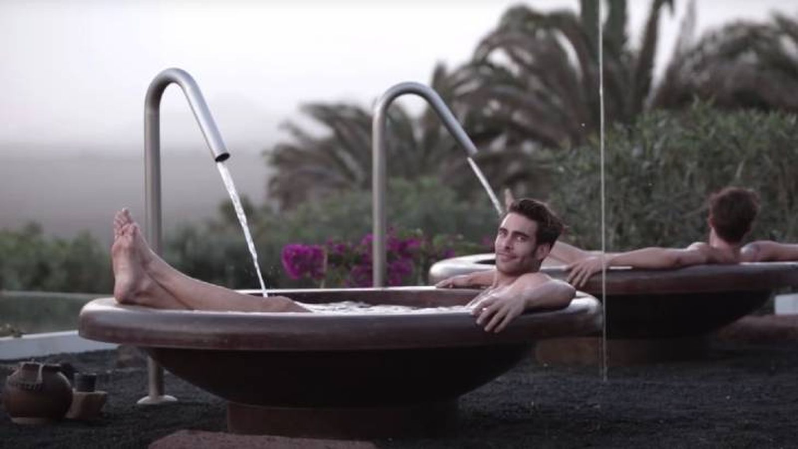 ducha exterior casa jon kortajarena