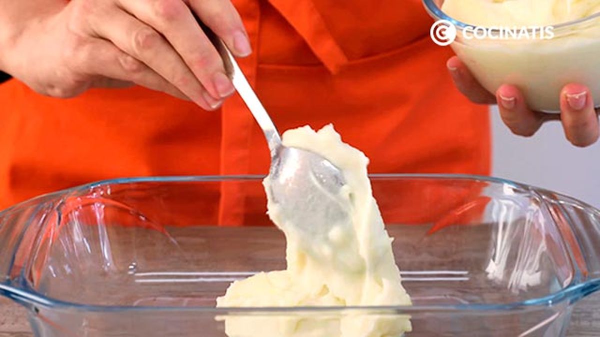 Receta de pastel de atún, champiñones y puré de patata al horno   paso 4