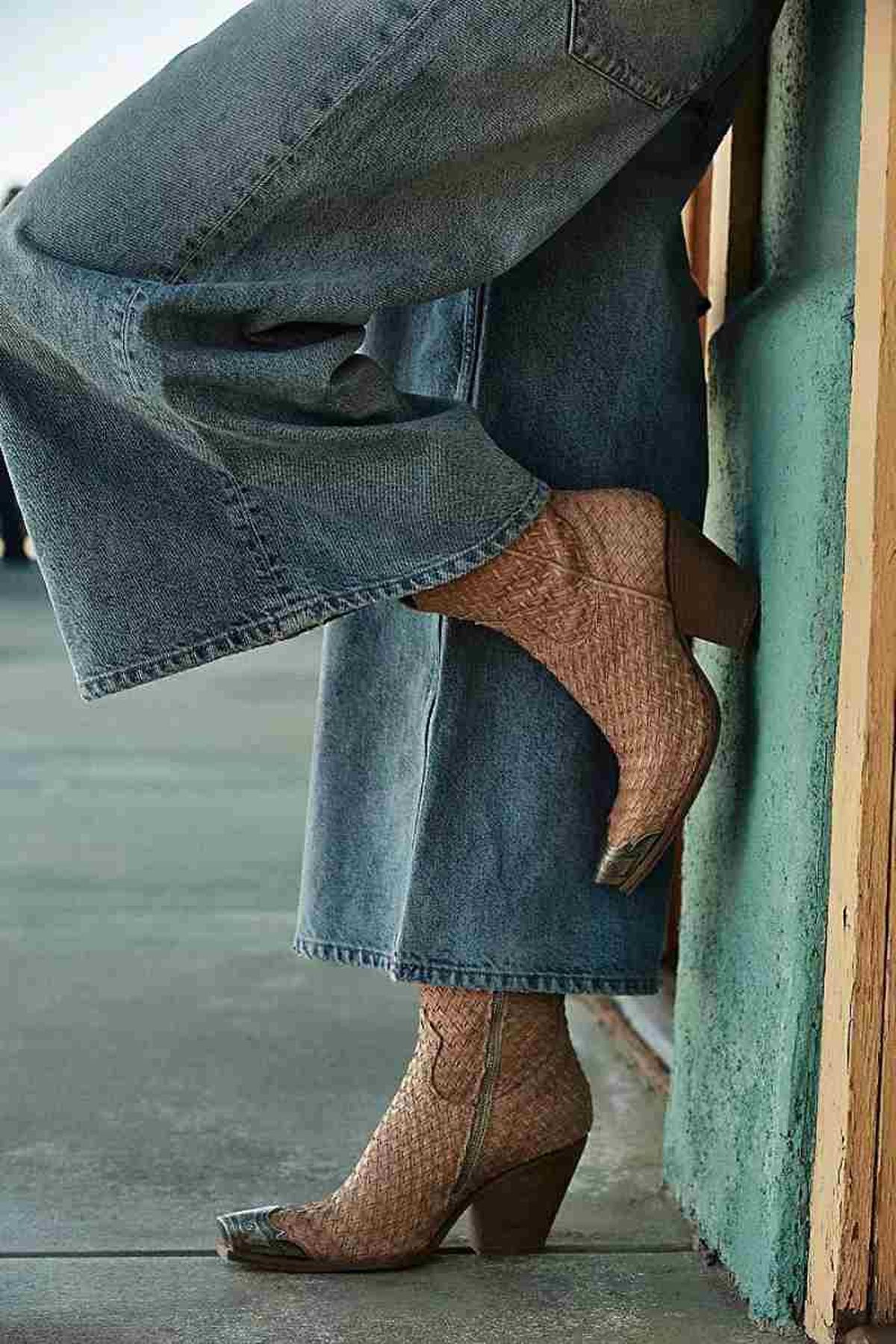 Botas camperas con tacón cubano