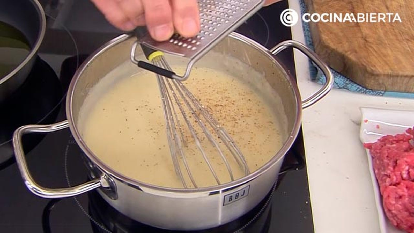 albondigas gratinadas al horno con salsa veolute receta karlos arguinano karl67750320 paso3