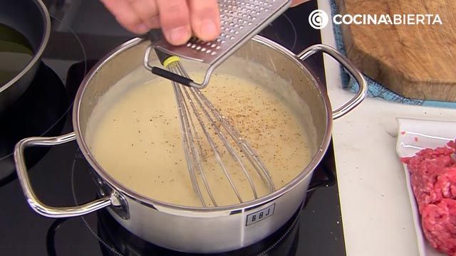 albondigas gratinadas al horno con salsa veolute receta karlos arguinano karl67750320 paso3