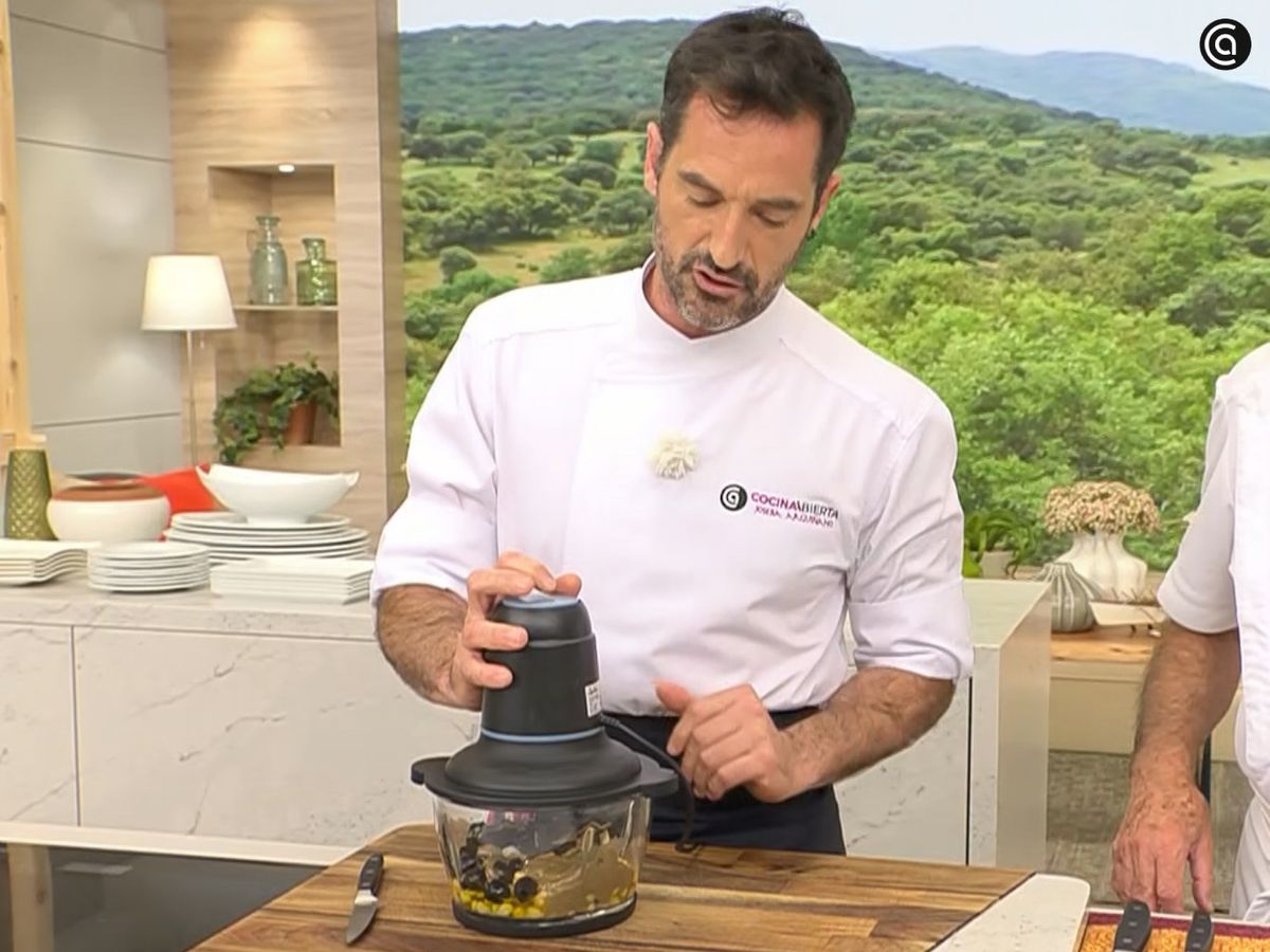 Crema de aguacate y hummus de aceituna negra con encurtidos - paso 1