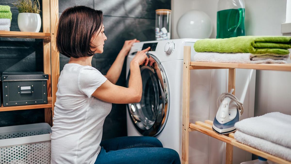 donde guardo cosas que no pegan cuarto limpieza