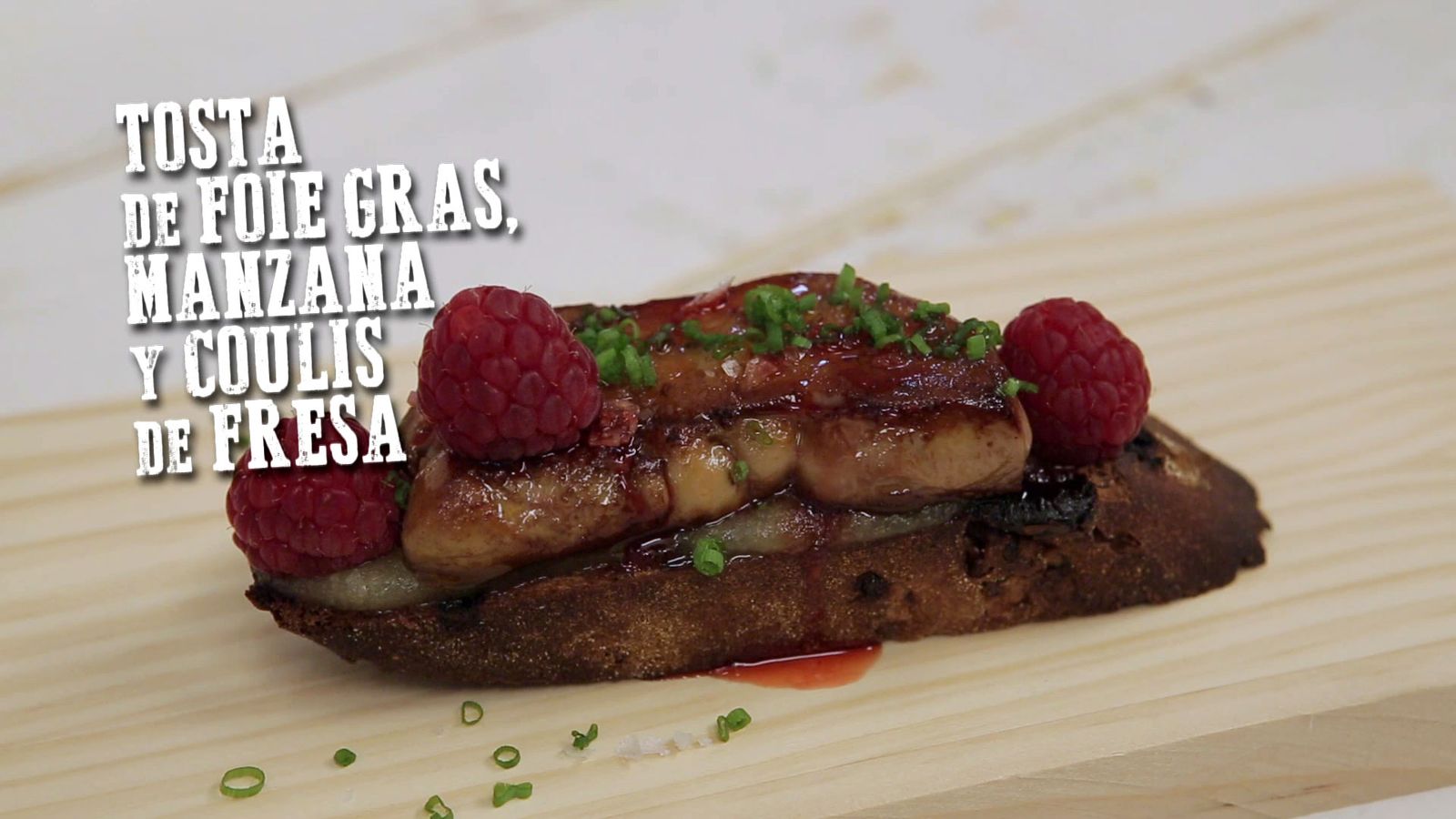 CABI0039 Tosta foie gras manzana coulis fresa xl