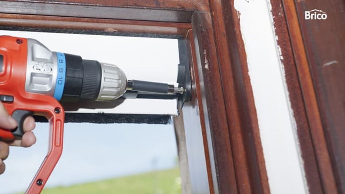 instalar mosquitera enrollable paso 4