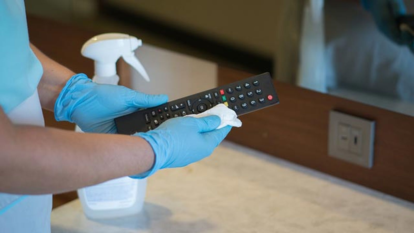 Estos productos también sirven para limpiar la base y el soporte del televisor