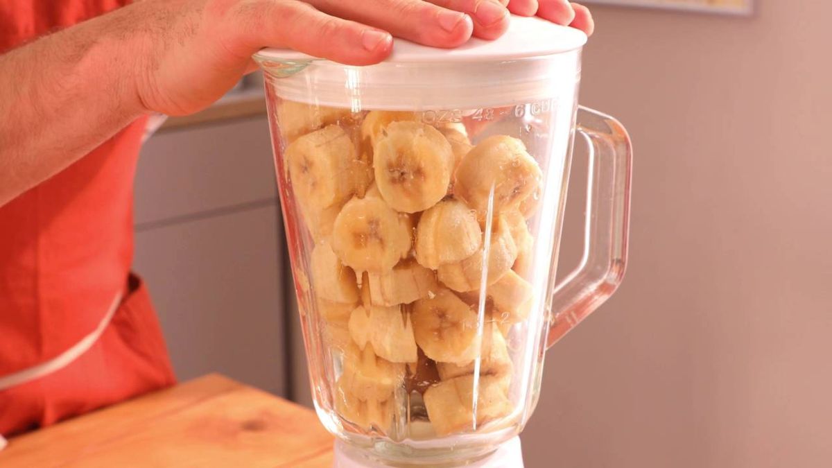 Tritura el plátano para obtener una cremosa textura