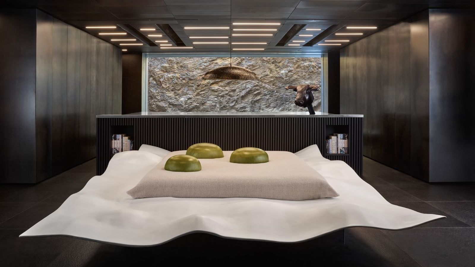 La cama de elBulli está inspirada en su icónica aceituna esférica