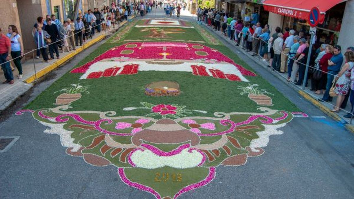 alfombra floral del corpues de Ponteareas