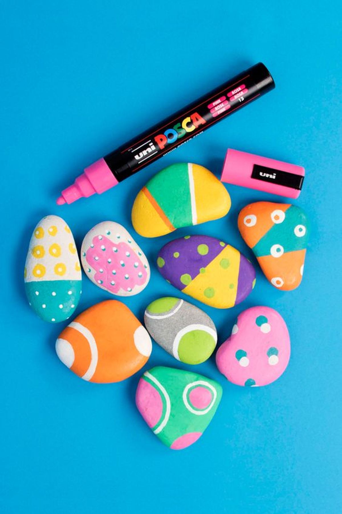 adornos con piedras posca