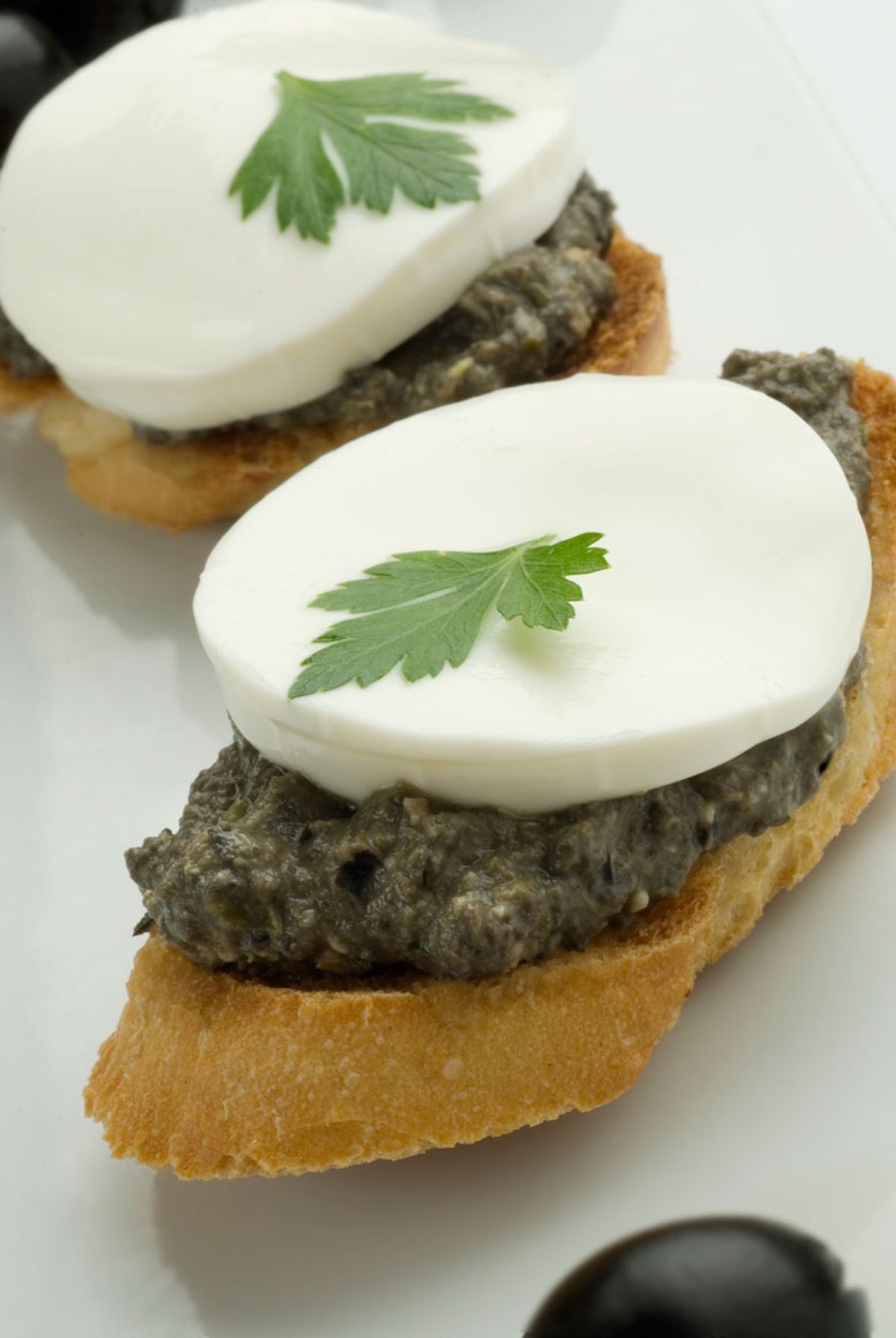 Pica de queso fresco y tapenade
