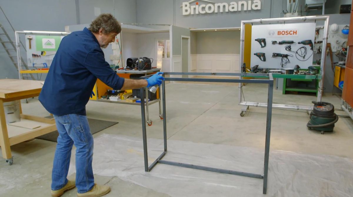 Hacer una mesa alta con estructura soldada paso 14