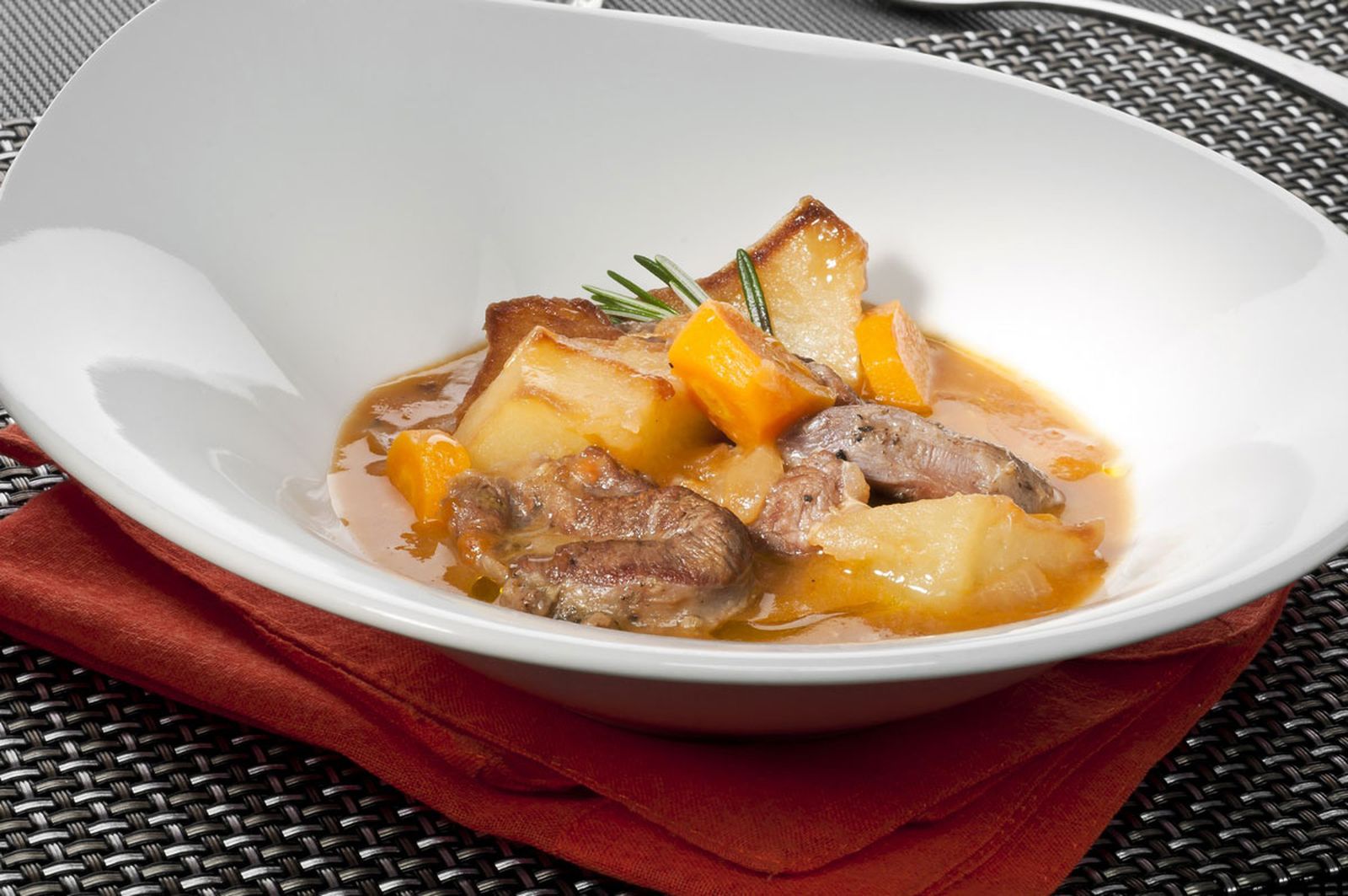 362 carne guisada con patatas xl