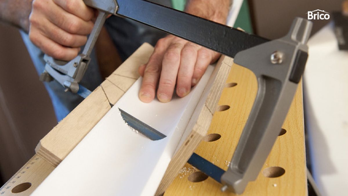 brico 0593 colocar molduras decorativas techo paso 1