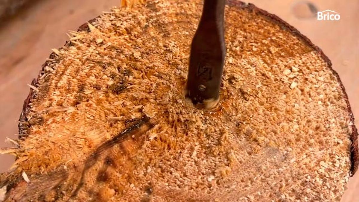 Como hacer una antorcha casera para el jardin paso 5