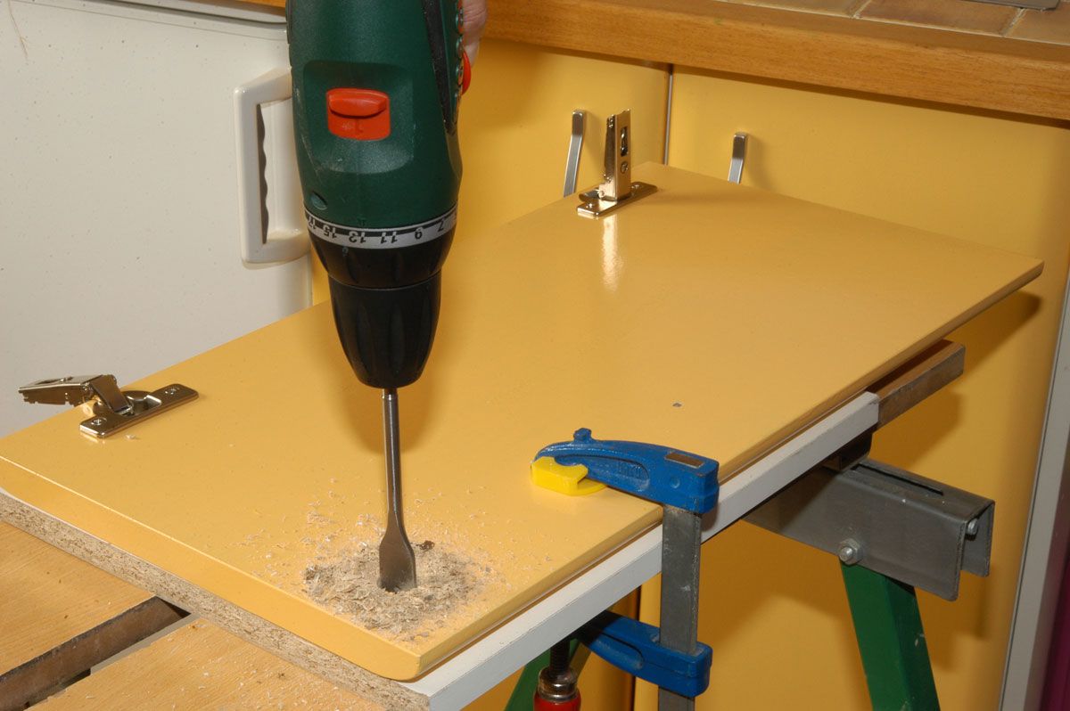 Cerradura para puerta de armario paso 5