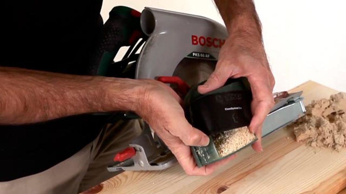 Cómo hacer masilla para tapar las fijaciones en madera paso 1