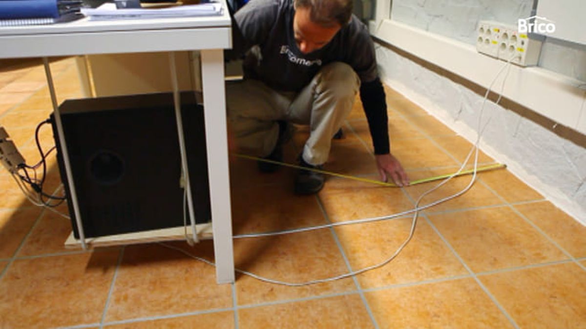 Bricomania 786 Ocultar cables suelo paso 1