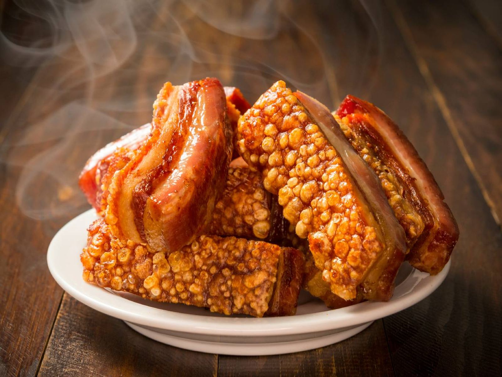 Los torreznos de Soria son tiras de panceta de cerdo adobadas fritas