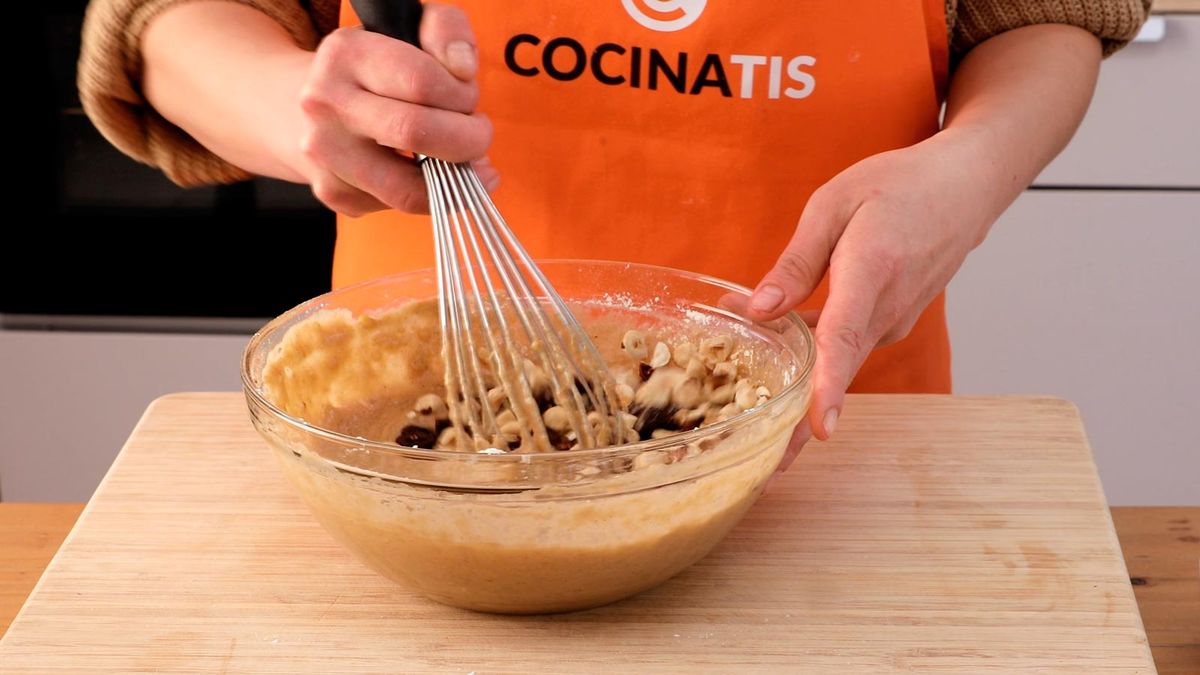 Bizcocho de plátano, avellanas y arándanos   paso 4