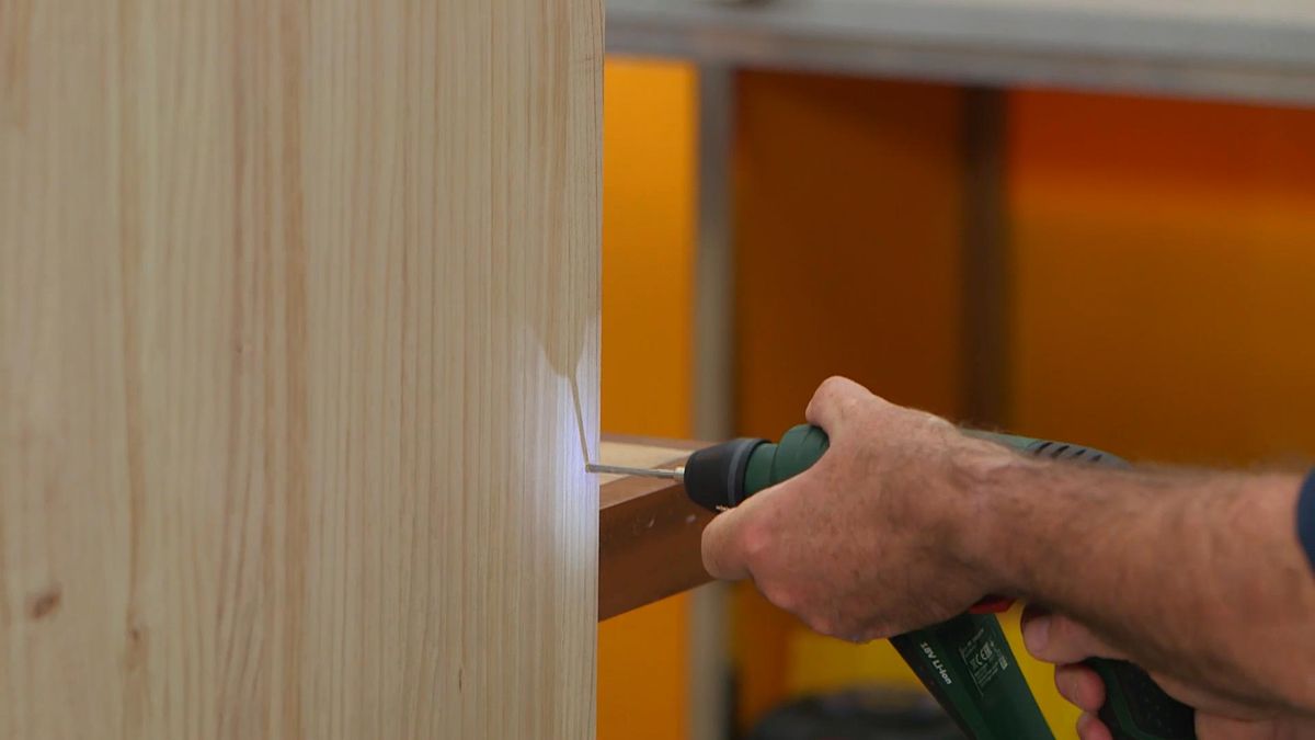 BRIC0961NV18 vestidor movil paso4