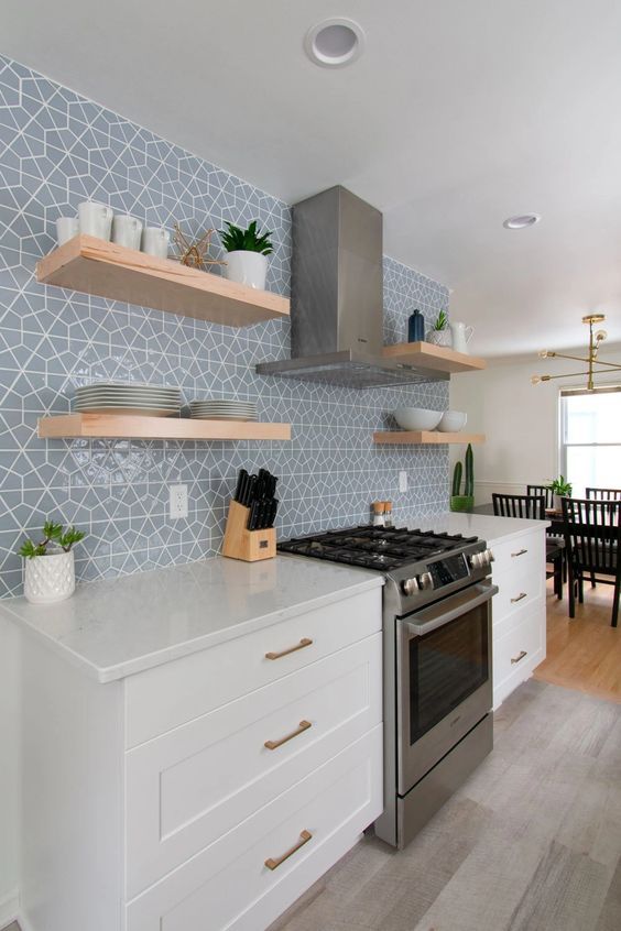 cocina sin muebles altos con baldas 3